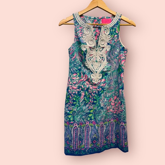 Lilly Pulitzer Dresses & Skirts - Lilly Pulitzer Gabby Stretch Shift Dress In full bloom
